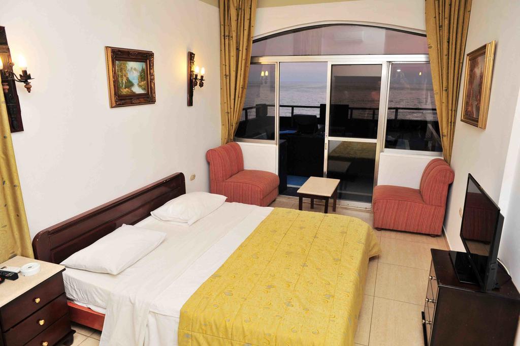 Arcada Marina Hotel Jounieh Zimmer foto